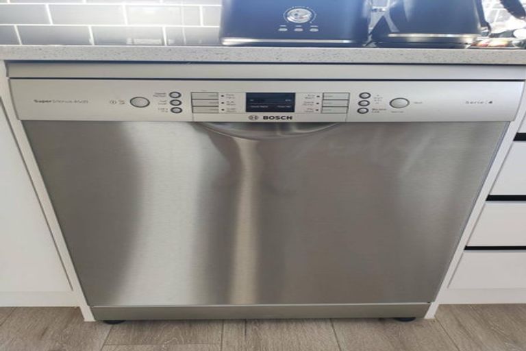 Photo of property in 2 Fitzwilliam Drive, Torbay, Auckland, 0630