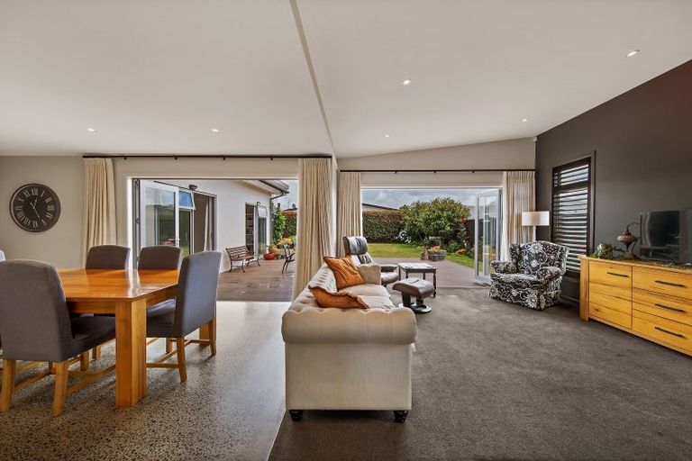 Photo of property in 9 Crown Close, Prebbleton, 7604