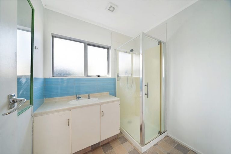 Photo of property in 1/47 Flanshaw Road, Te Atatu South, Auckland, 0610