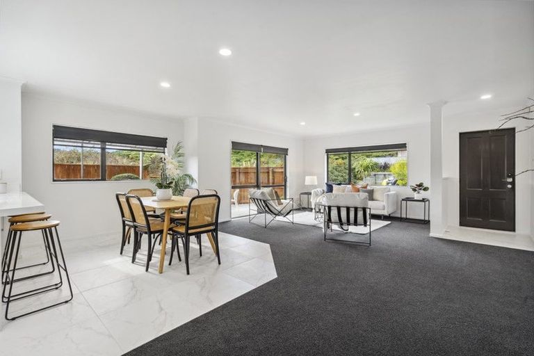 Photo of property in 41 King Charles Drive, Kingsley Heights, Upper Hutt, 5018