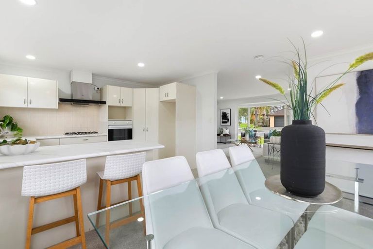 Photo of property in 8 Willowbank Close, East Tamaki Heights, Auckland, 2016