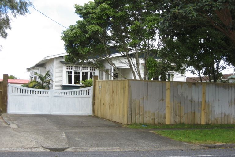 Photo of property in 72 Helvetia Road, Pukekohe, 2120