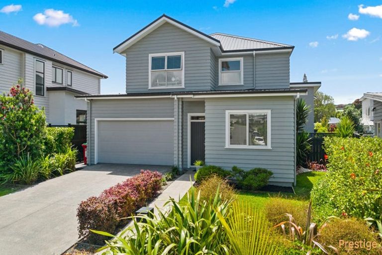 Photo of property in 8 Onekura Street, Red Beach, 0932