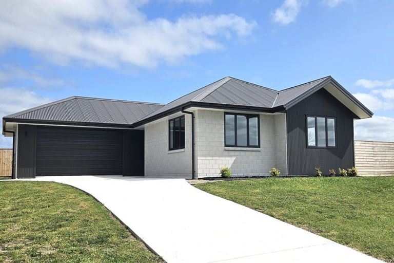 Photo of property in 59 Te Taniwha Road, One Tree Point, 0118