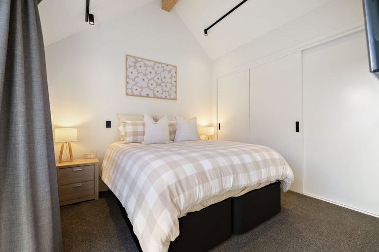 Photo of property in 5 Casterway Crescent, Jacks Point, 9371