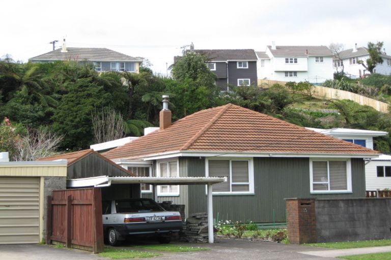 Photo of property in 35 Seaview Road, Marfell, New Plymouth, 4310