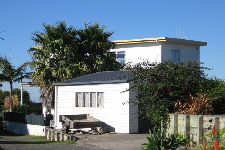 Photo of property in 10 Sykes Avenue, Hatfields Beach, Orewa, 0931