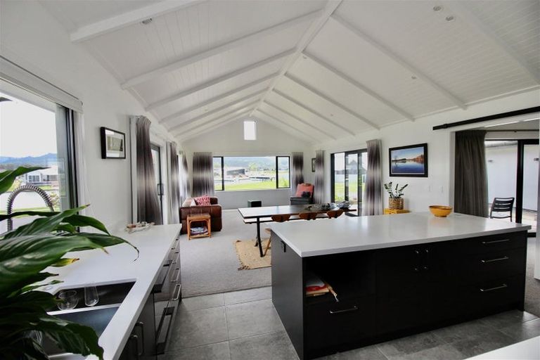 Photo of property in 70 Leeward Drive, Whitianga, 3510