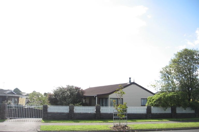 Photo of property in 9 Beechdale Crescent, Pakuranga Heights, Auckland, 2010