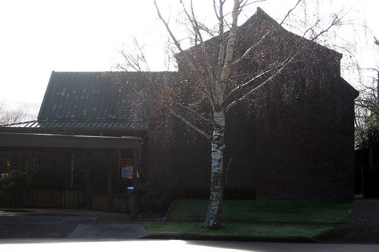 Photo of property in 16 Caulfield Place, Awapuni, Palmerston North, 4412