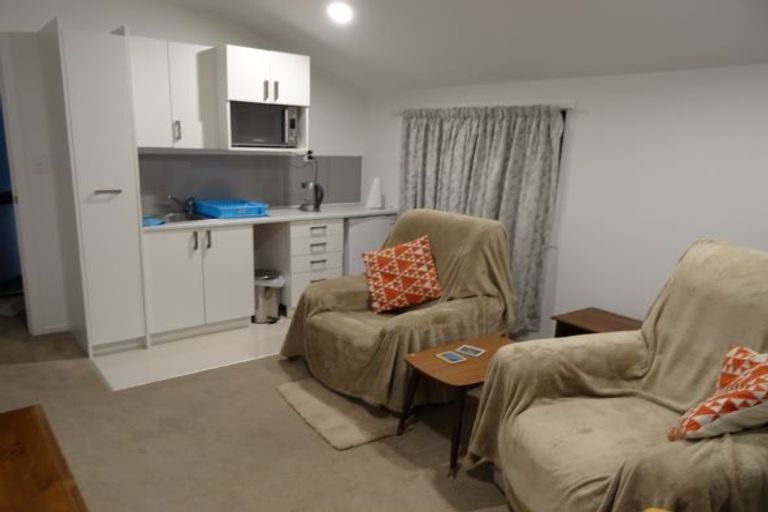 Photo of property in 19 Faram Place, Massey, Auckland, 0614