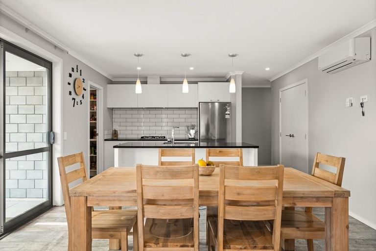 Photo of property in 10 Ponga Place, Papamoa Beach, Papamoa, 3118