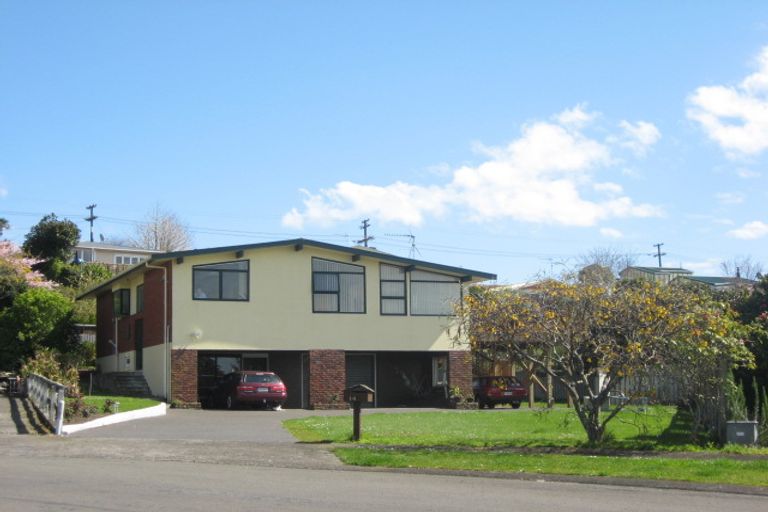 Photo of property in 10 Handley Place, Glen Avon, New Plymouth, 4312