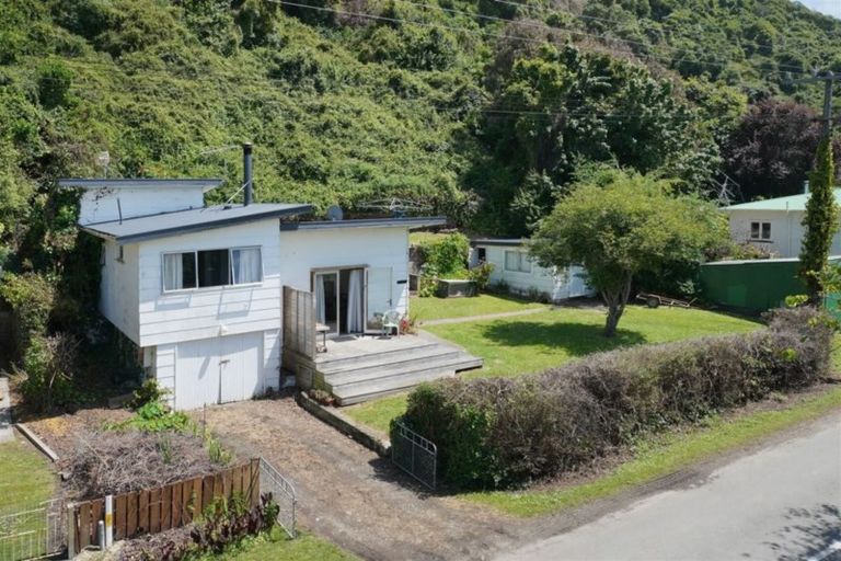 Photo of property in 38 Moody Street, Gore Bay, Cheviot, 7383