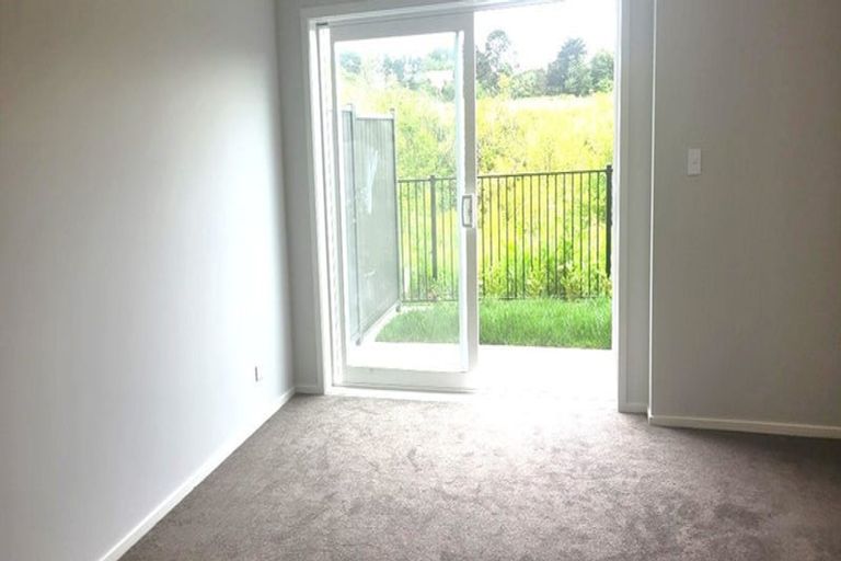 Photo of property in 38 Koreke Close, Kenepuru, Porirua, 5022