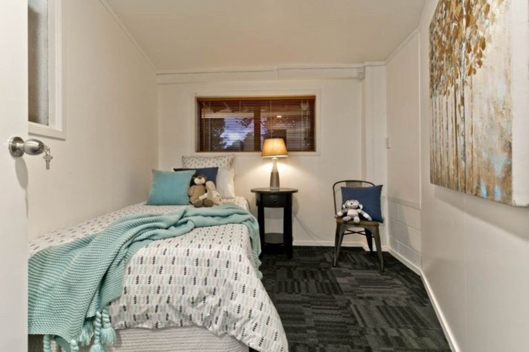 Photo of property in 11 Park Rise, Campbells Bay, Auckland, 0630