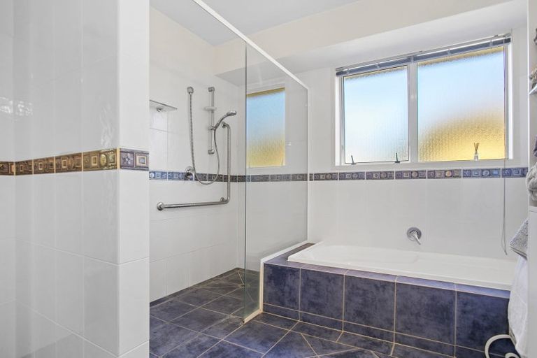 Photo of property in 111 Everitt Crescent, Whangamata, 3620