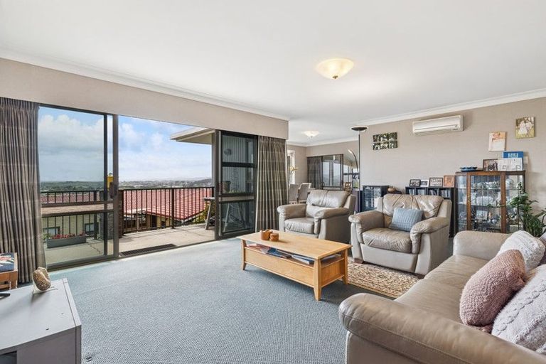 Photo of property in 12 Dunolly Place, Pukekohe, 2120