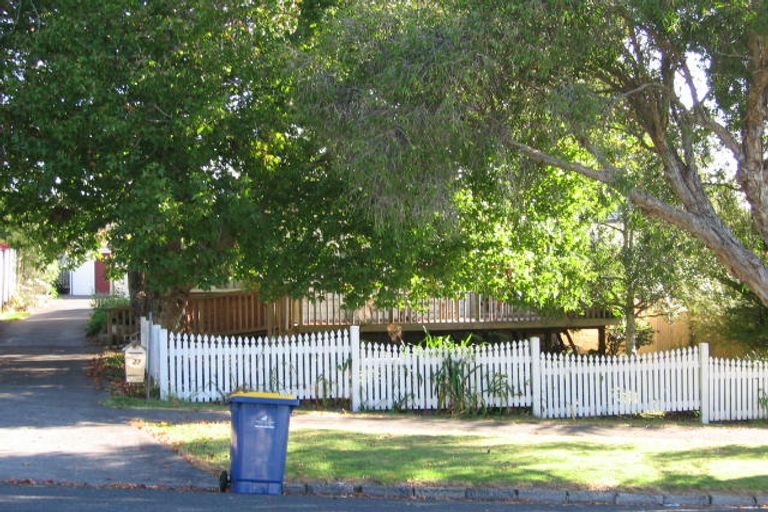 Photo of property in 1/27 Gardner Avenue, New Lynn, Auckland, 0600
