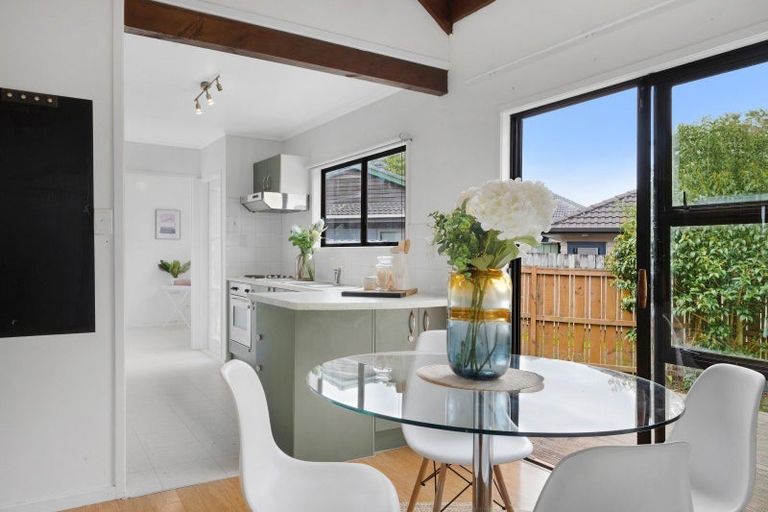 Photo of property in 8 Fortunes Road, Half Moon Bay, Auckland, 2012