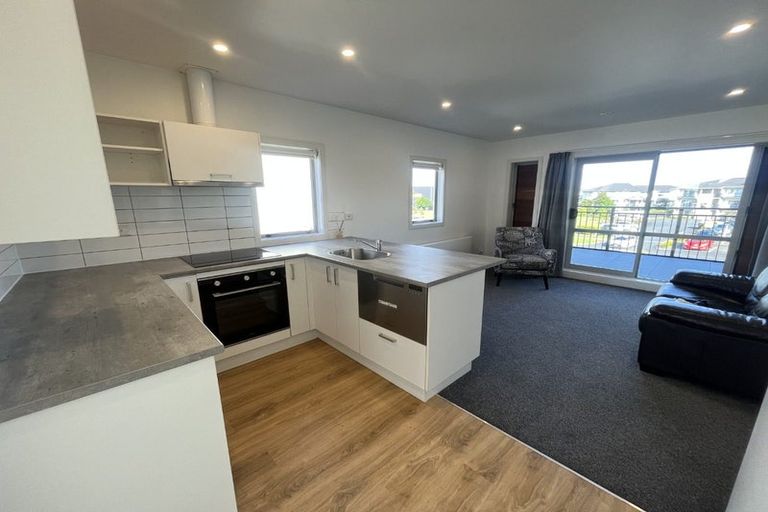 Photo of property in 16c/71 Spencer Road, Oteha, Auckland, 0632
