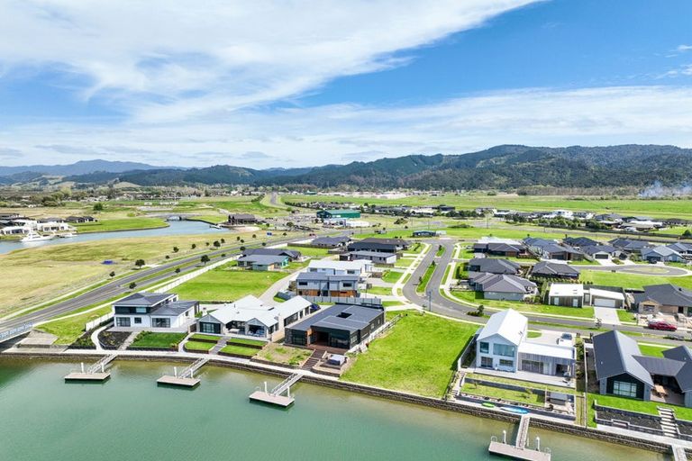 Photo of property in 14 Ngaroma Crescent, Whitianga, 3510