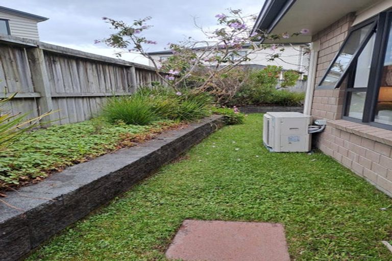 Photo of property in 2 Kirikiri Drive, Papakura, 2110