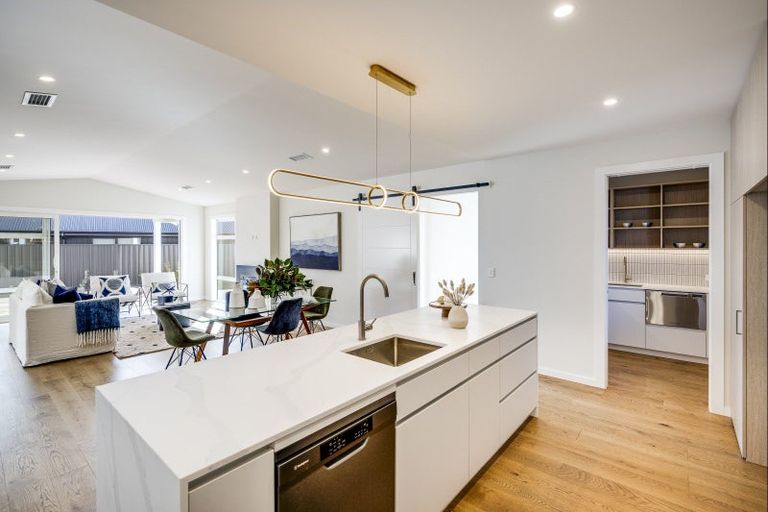 Photo of property in 18 Rich Rise, Havelock North, 4130