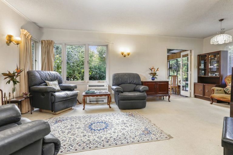 Photo of property in 27 Merriefield Avenue, Forrest Hill, Auckland, 0620