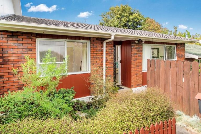 Photo of property in 2/26 Karaka Street, New Lynn, Auckland, 0600