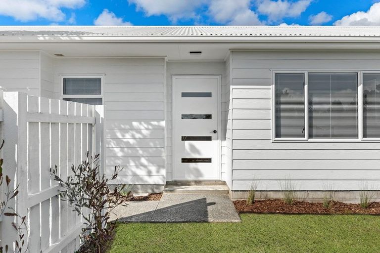 Photo of property in 122a Lynwood Road, New Lynn, Auckland, 0600