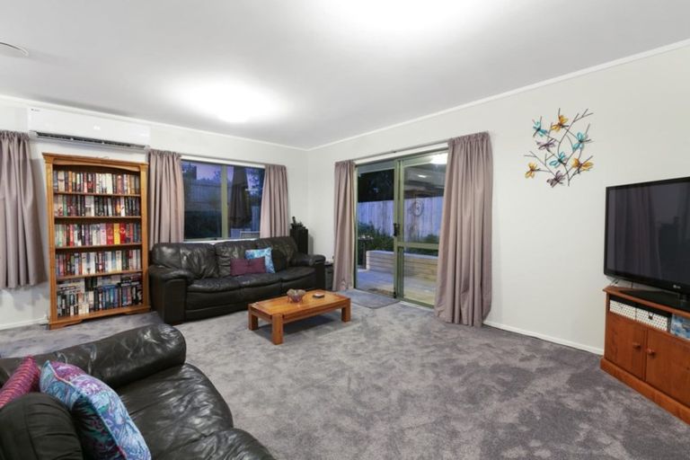 Photo of property in 10b Resolution Road, Welcome Bay, Tauranga, 3112