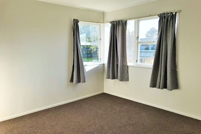 Photo of property in 103a Chichester Drive, Rosehill, Papakura, 2113