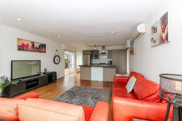 Photo of property in 3 Gordon Street, Glen Avon, New Plymouth, 4312