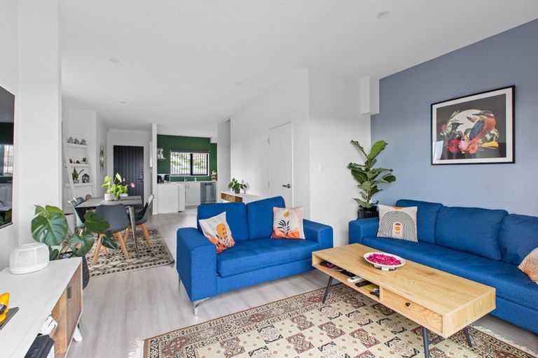 Photo of property in 20a Putiputi Way, Papakura, 2110