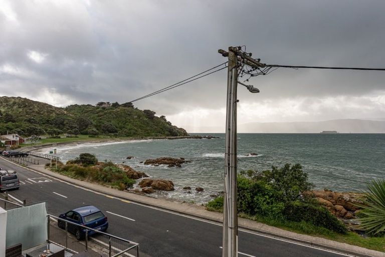 Photo of property in 489 Karaka Bay Road, Karaka Bays, Wellington, 6022