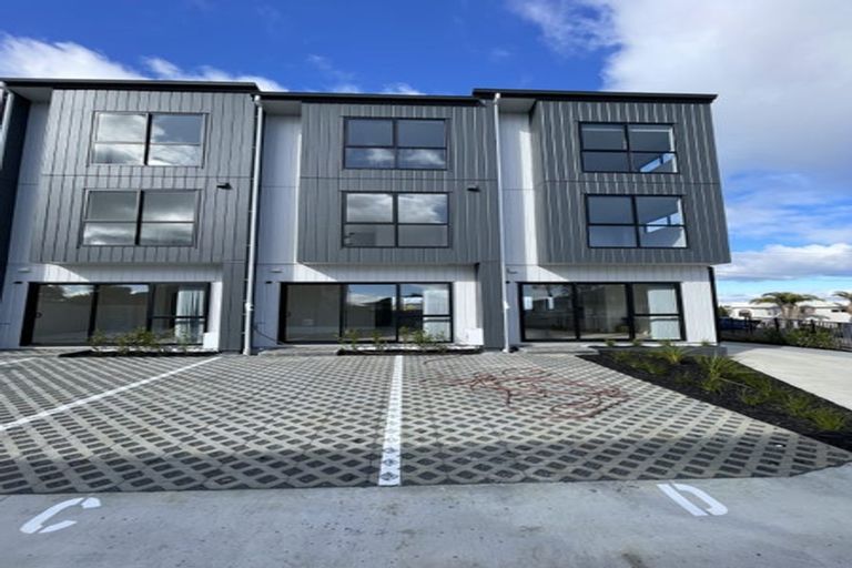 Photo of property in 13a Glendhu Road, Bayview, Auckland, 0629