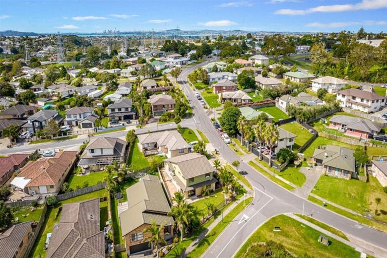Photo of property in 59a Hewlett Road, Massey, Auckland, 0614