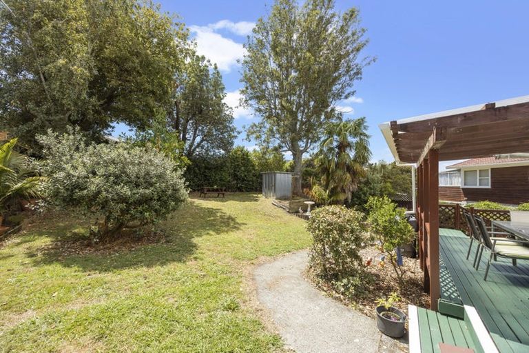 Photo of property in 38 Chatsworth Crescent, Pakuranga Heights, Auckland, 2010
