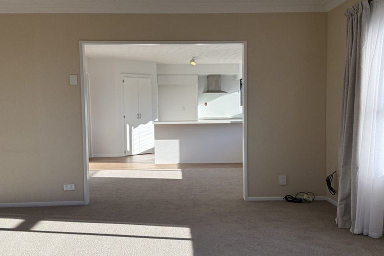 Photo of property in 20 Taupata Street, Redcliffs, Christchurch, 8081