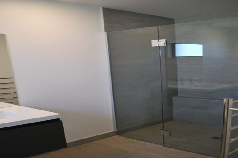 Photo of property in 41 Shepherd Road, Jacks Point, Queenstown, 9371