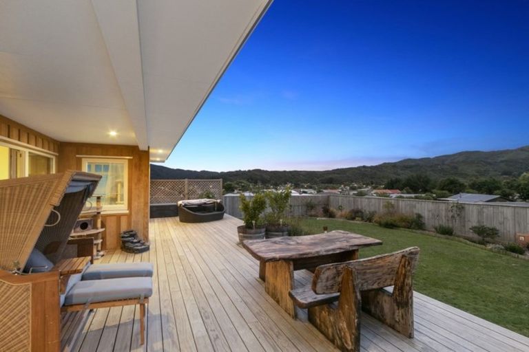 Photo of property in 55 Ruthven Road, Wainuiomata, Lower Hutt, 5014