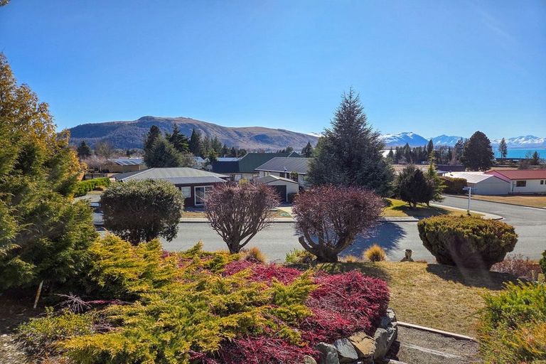 Photo of property in 10 Hamilton Drive, Lake Tekapo, 7999