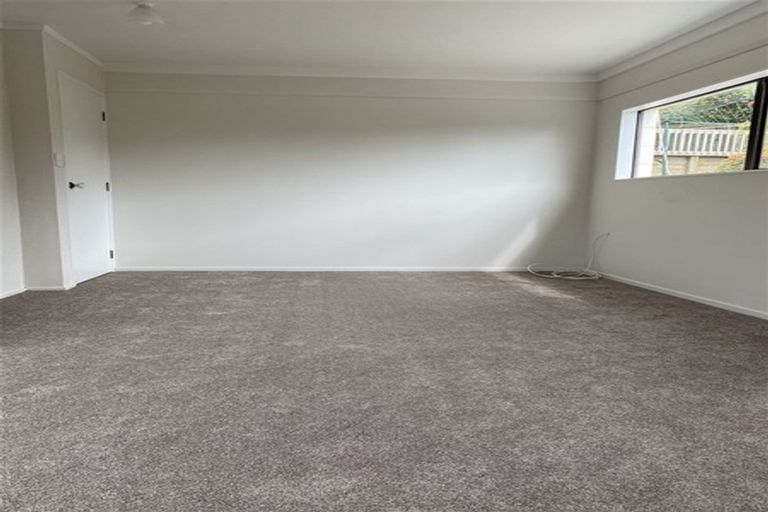 Photo of property in 89 Chelsea View Drive, Chatswood, Auckland, 0626