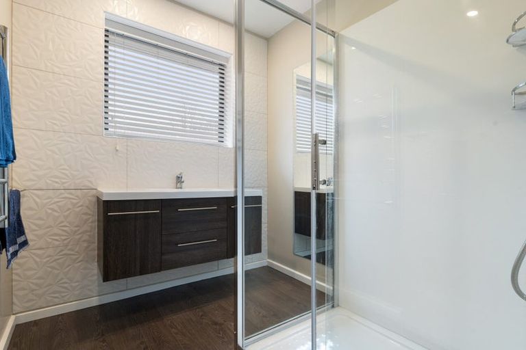 Photo of property in 17 Warren Crescent, Hillmorton, Christchurch, 8025