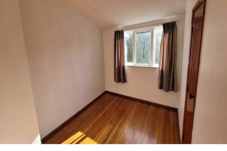 Photo of property in 34a-d Cornwall Crescent, Cannons Creek, Porirua, 5024