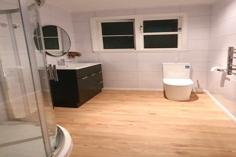 Photo of property in 106 Moorefield Road, Johnsonville, Wellington, 6037