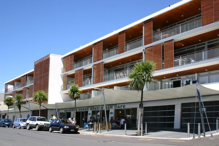 Photo of property in 2/112 Nigel Road, Browns Bay, Auckland, 0630