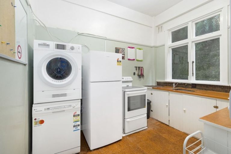 Photo of property in 21af1 Talavera Terrace, Kelburn, Wellington, 6012