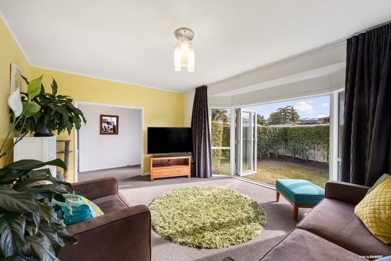 Photo of property in 3 Realm Place, Massey, Auckland, 0614